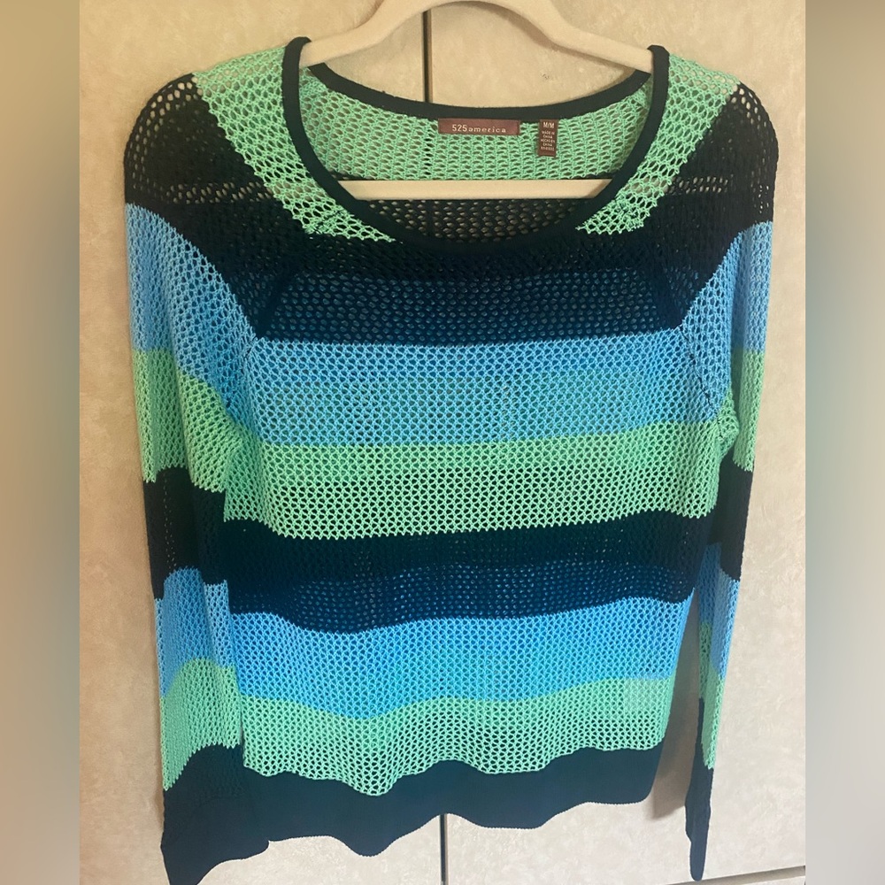 525 America sweater, size M